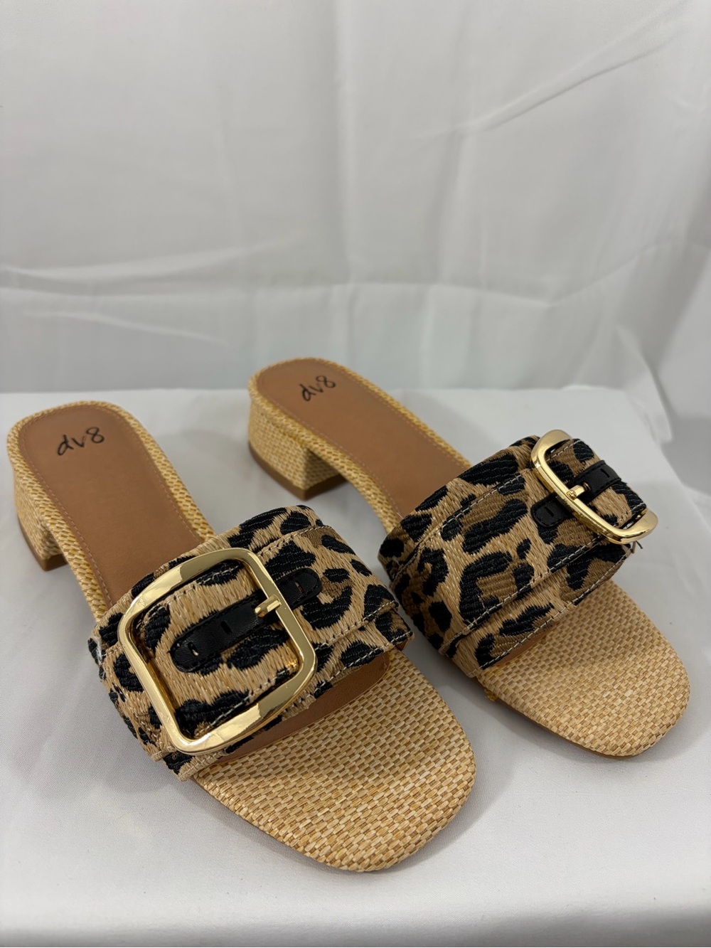 NWT Dv8 Women’s Size 8 Leopard Print Buckle Slide Sandals